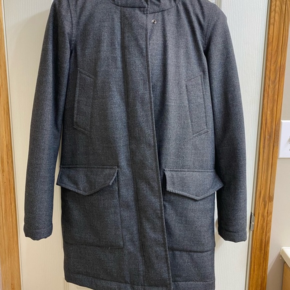 Aritzia Parka - excellent used condition - Picture 3 of 3